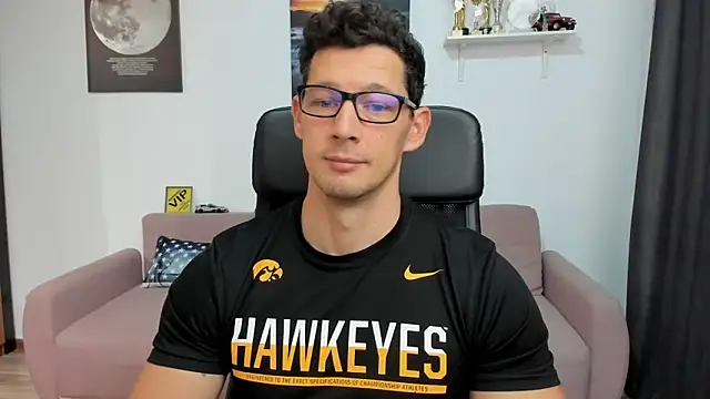 Snapshot of BrutusK08 chatting on November 16, 2025, 8:31 am BrutusK08 online show from November 16, 2025, 8:31 am