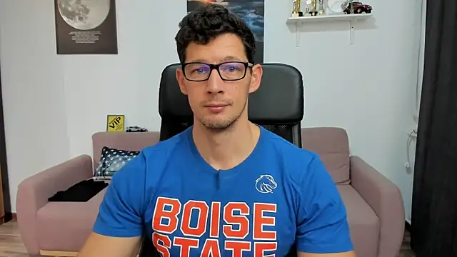 Snapshot of BrutusK08 chatting on November 19, 2025, 7:41 am BrutusK08 online show from November 19, 2025, 7:41 am