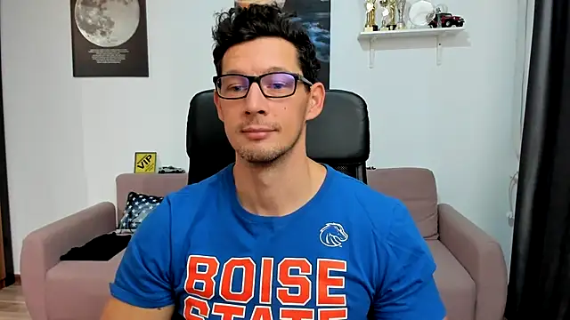 Snapshot of BrutusK08 chatting on November 20, 2025, 9:09 am BrutusK08 online show from November 20, 2025, 9:09 am