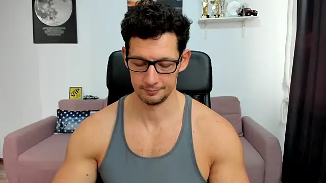 Snapshot of BrutusK08 chatting on December 4, 2025, 8:12 am BrutusK08 online show from December 4, 2025, 8:12 am