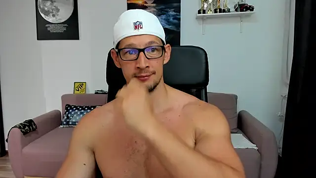 Snapshot of BrutusK08 chatting on June 26, 2026, 6:18 am BrutusK08 online show from June 26, 2026, 6:18 am