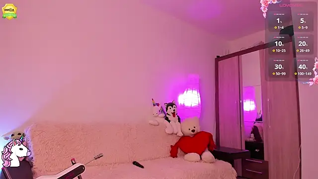 EvaUniporn online show from March 10, 2025, 6:16 am