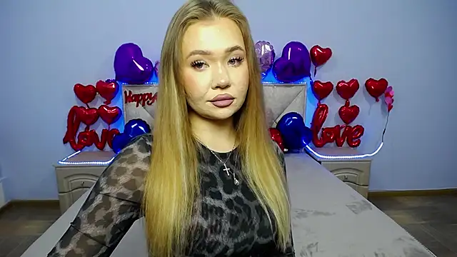 StacyYellig online show from February 3, 2025, 8:24 pm