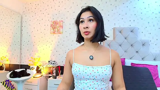 JulietaReyess online show from April 21, 2026, 11:49 am