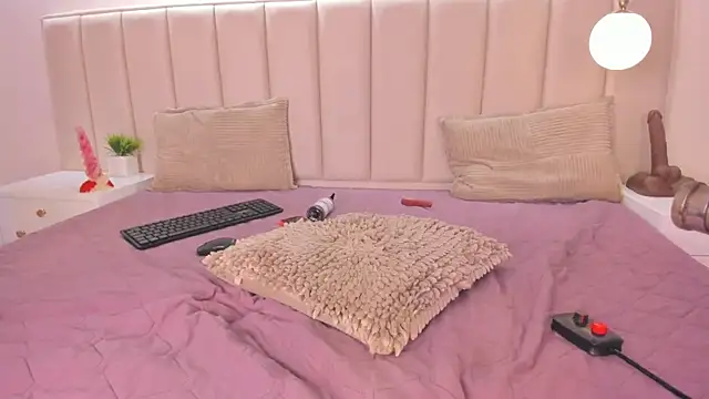 SaryBlake online show from February 24, 2026, 2:59 pm