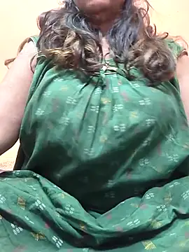 CUTE SOPHIA- online show from March 1, 2025, 4:47 am