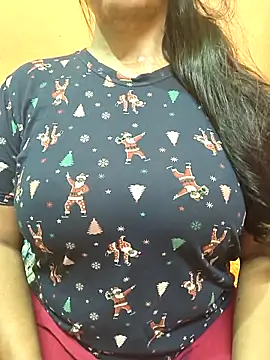 CUTE SOPHIA- online show from April 21, 2026, 2:26 am