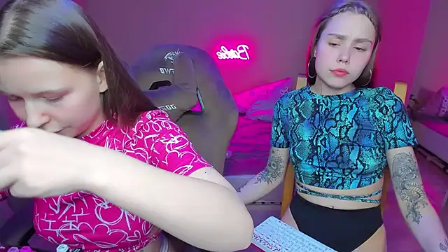 HelloRoxy online show from January 29, 2025, 10:32 pm