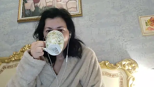 StunnigArt online show from April 21, 2026, 1:29 am