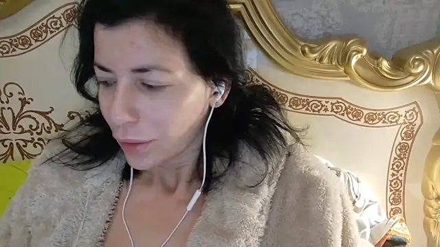 StunnigArt online show from April 21, 2026, 1:42 am