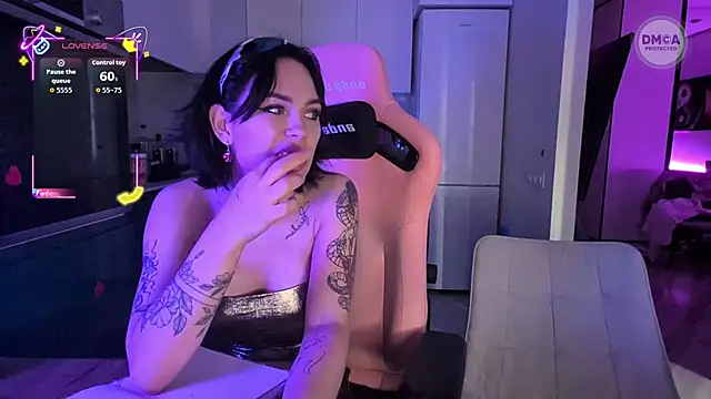 GroteskJane online show from May 9, 2026, 3:28 pm