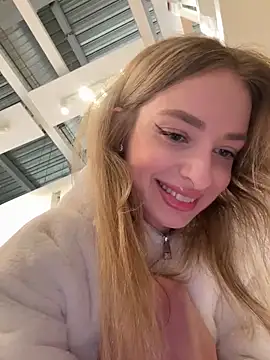 EvieEvans online show from February 18, 2025, 4:05 pm