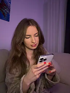 Snapshot of EvieEvans chatting on April 28, 2026, 7:52 pm EvieEvans online show from April 28, 2026, 7:52 pm