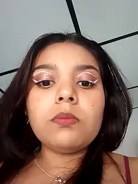 stefanie010 online show from December 4, 2024, 9:02 pm