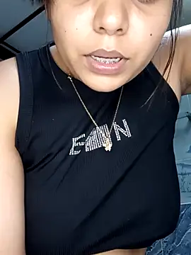 stefanie010 online show from September 9, 2025, 4:17 pm