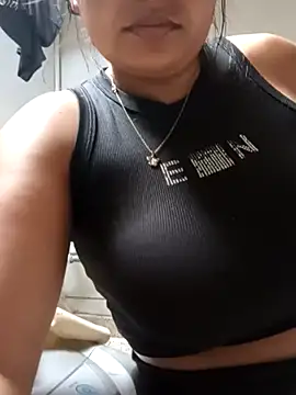 stefanie010 online show from December 3, 2025, 7:23 pm