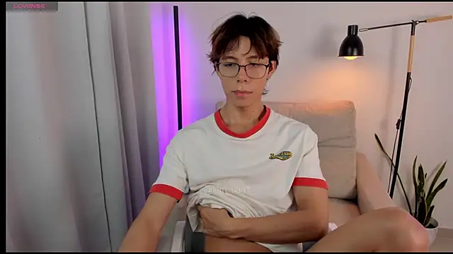 kim lian21 online show from November 9, 2025, 8:12 am