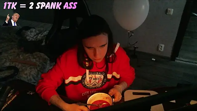 izilizi 23 online show from April 17, 2026, 3:04 pm