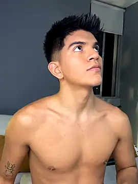 santiago 01 online show from September 26, 2025, 1:09 am