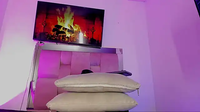 emily lady20 online show from February 18, 2025, 10:49 am