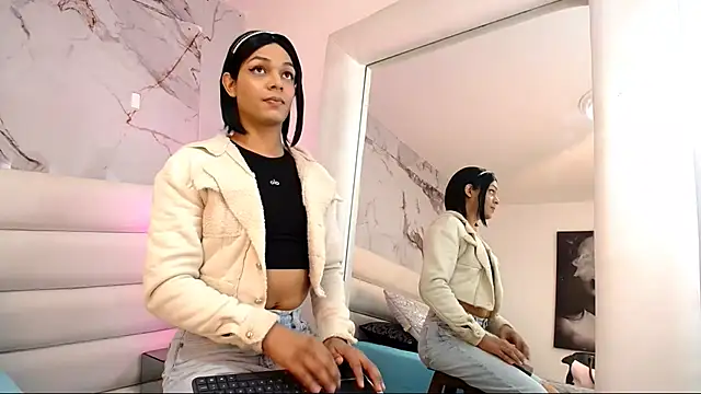 emily lady20 online show from May 29, 2026, 1:09 pm