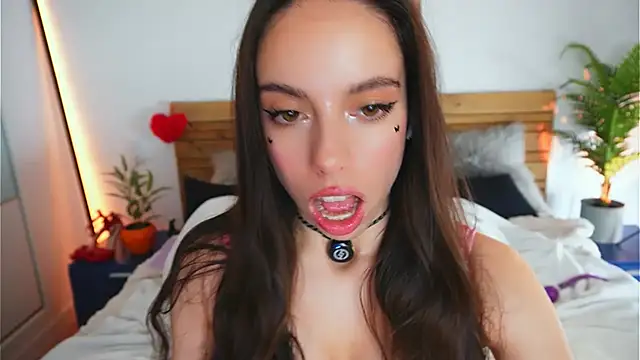 Dayna Nebula online show from May 10, 2026, 9:25 am