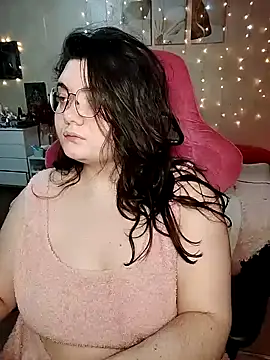 DenisHailey online show from February 5, 2025, 5:09 pm