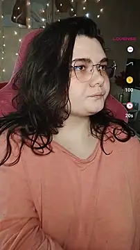 DenisHailey online show from February 7, 2025, 10:40 am