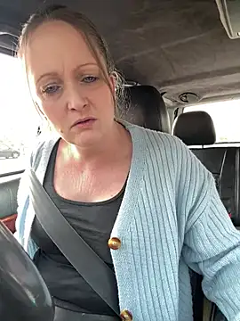 HoneyBluex online show from March 10, 2025, 1:43 pm