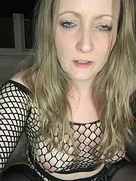 HoneyBluex online show from March 10, 2025, 8:12 pm