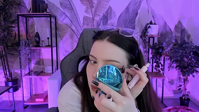 CoralineKeyns online show from October 21, 2025, 5:19 am