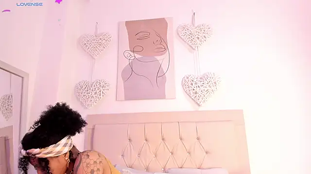 daiana curly online show from February 5, 2025, 2:37 pm