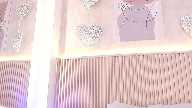 daiana curly online show from October 6, 2025, 7:44 pm