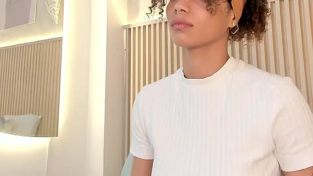 daiana curly online show from February 28, 2026, 7:48 pm