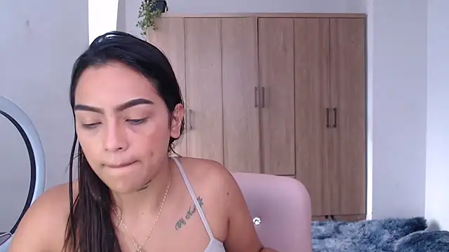 fairylatin222 online show from February 13, 2025, 5:33 pm