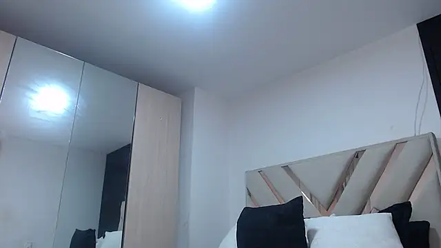 fairylatin222 online show from October 20, 2025, 1:50 am