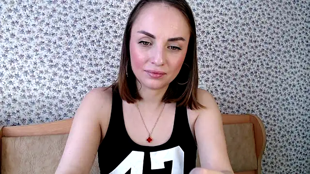 Snapshot of Tinadream20 chatting on May 4, 2026, 8:10 am Tinadream20 online show from May 4, 2026, 8:10 am