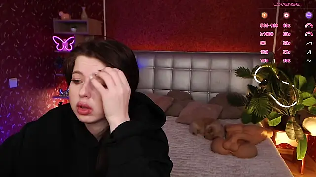 JulieHeets online show from January 24, 2025, 8:44 am