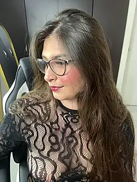 adara lennox online show from July 23, 2026, 8:51 pm