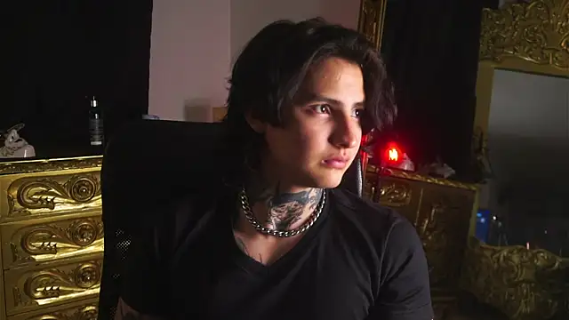 dantecoppolaa  online show from January 19, 2025, 1:21 am