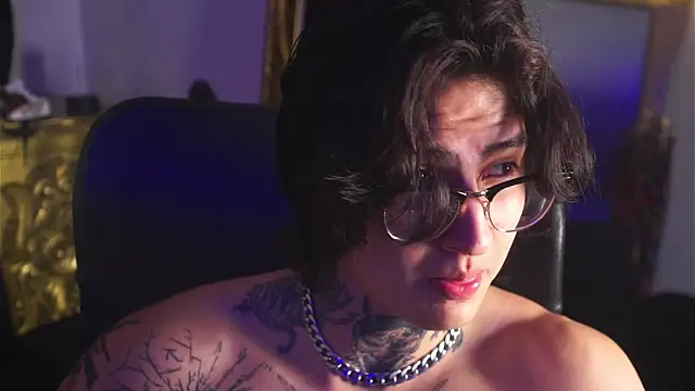 dantecoppolaa  online show from February 18, 2025, 3:10 am