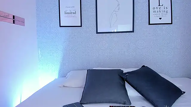 Natasha harper online show from October 24, 2025, 12:01 pm