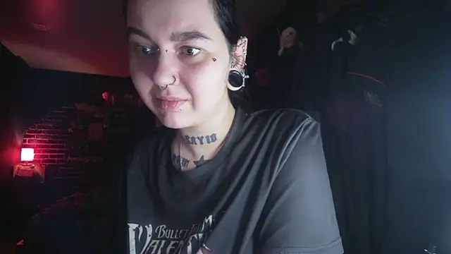 MoorderxDoll online show from February 14, 2025, 9:10 pm