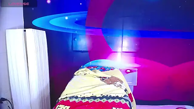 Cristalxxts online show from October 13, 2025, 7:58 pm