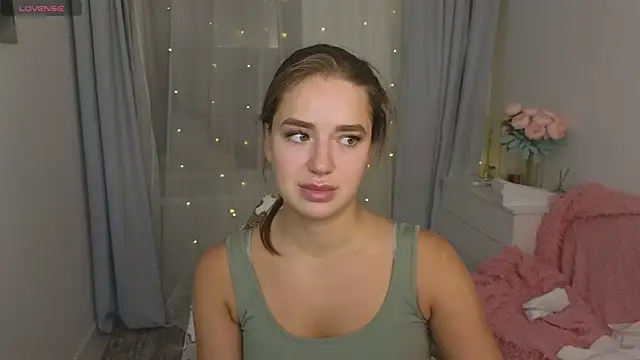 Snapshot of LovelyJessie chatting on March 17, 2025, 1:50 pm LovelyJessie online show from March 17, 2025, 1:50 pm