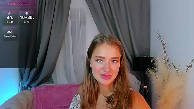 Snapshot of LovelyJessie chatting on March 21, 2025, 2:40 pm LovelyJessie online show from March 21, 2025, 2:40 pm