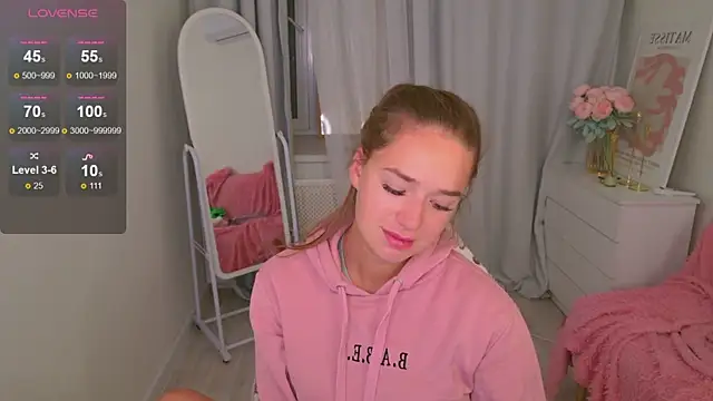 Snapshot of LovelyJessie chatting on October 3, 2025, 1:30 pm LovelyJessie online show from October 3, 2025, 1:30 pm