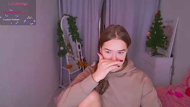 Snapshot of LovelyJessie chatting on December 18, 2025, 1:50 pm LovelyJessie online show from December 18, 2025, 1:50 pm