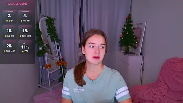 Snapshot of LovelyJessie chatting on December 20, 2025, 1:40 pm LovelyJessie online show from December 20, 2025, 1:40 pm