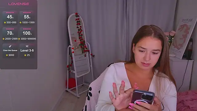 Snapshot of LovelyJessie chatting on February 27, 2026, 2:06 pm LovelyJessie online show from February 27, 2026, 2:06 pm